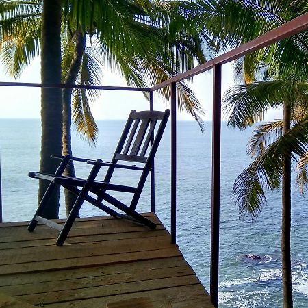Belantara Beach Front Hotel Vengurla Værelse billede