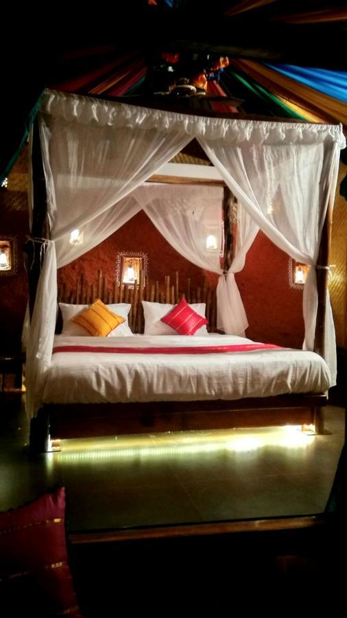 Belantara Beach Front Hotel Vengurla Eksteriør billede