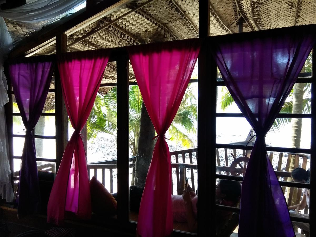 Belantara Beach Front Hotel Vengurla Eksteriør billede