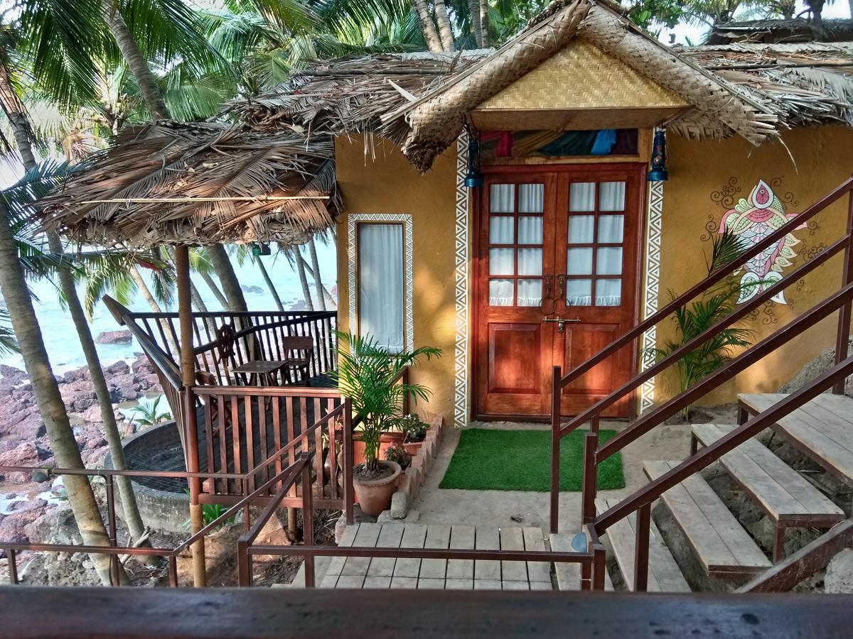 Belantara Beach Front Hotel Vengurla Eksteriør billede