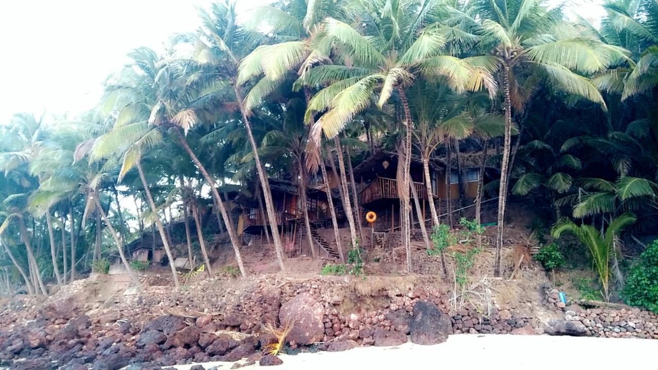 Belantara Beach Front Hotel Vengurla Eksteriør billede